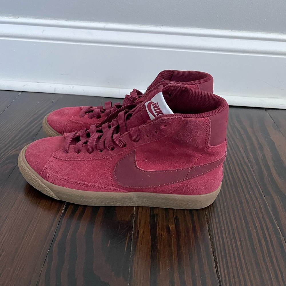 Nike kids suede high top sneakers in red, size 5 (unisex)